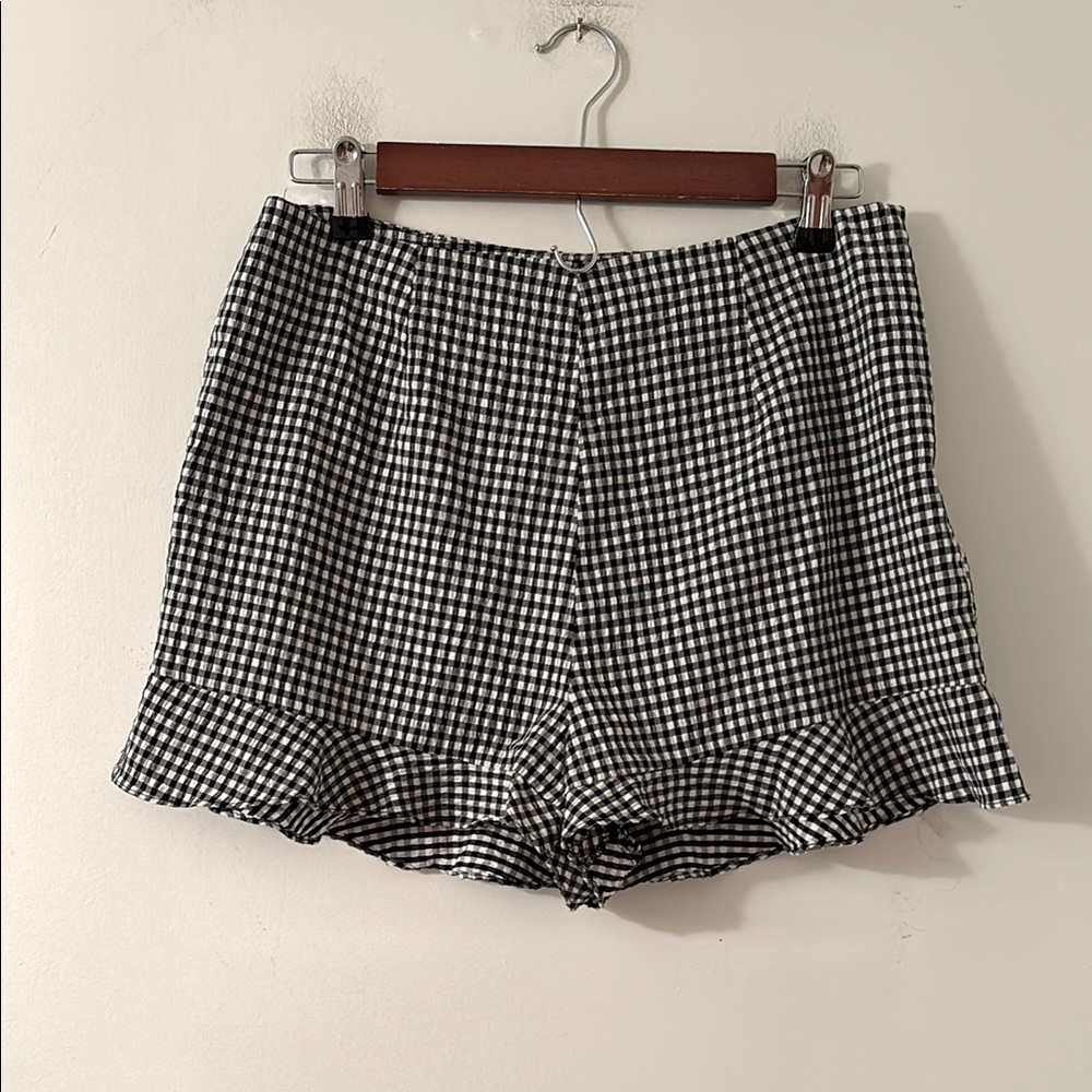 Gianni Bini High Waist Seersucker Plaid Ruffle hem Shorts size 8